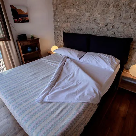 Pra De La Fam Bed & Breakfast Tignale