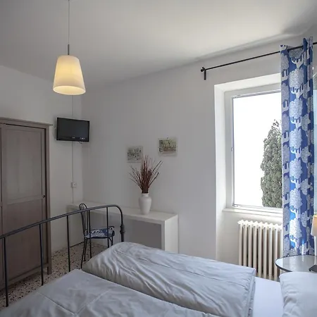 Pra De La Fam Bed & Breakfast